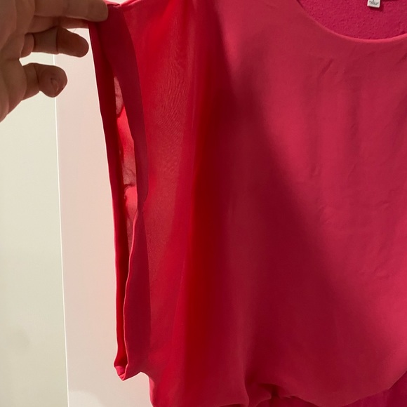 Joseph A Fuscia flattering top - Picture 3 of 4